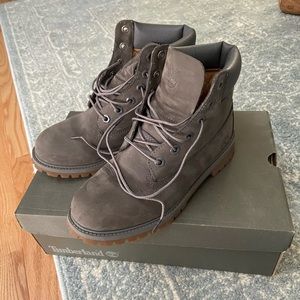 Timberland -gray mono size 6